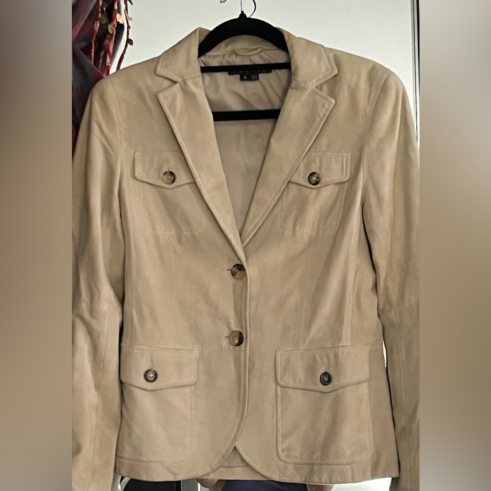 NWOT THEORY SIZE 4…Stunning SUEDE material.. 
PERFECT condition!! Classic🤩